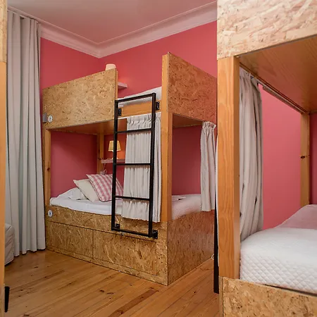 Passport Hotel